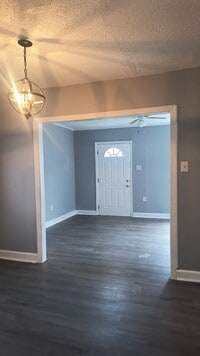 Building Photo - 3007 S Poplar St