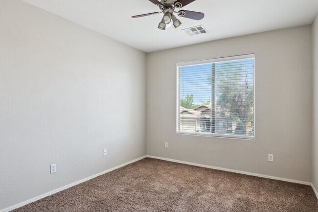 Building Photo - San Tan Heights