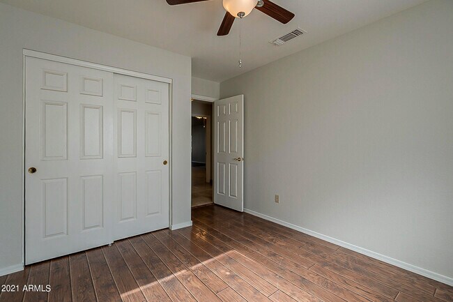 Building Photo - 8844 W Cavalier Dr