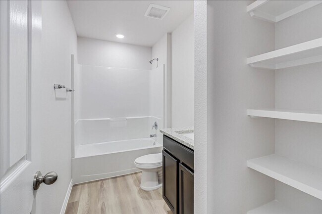 Building Photo - 1634 Comfy Wy