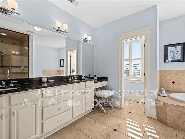 Building Photo - 1597 Rivertowne Country Club Dr