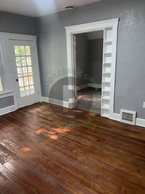 Building Photo - 3586 W 47th St