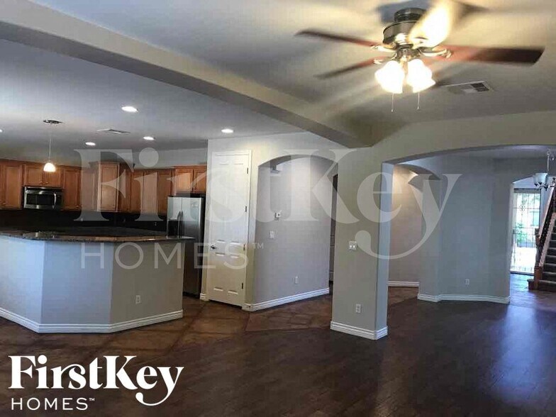 Building Photo - 28 Delighted Ave