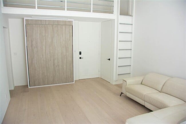 Building Photo - 4250 Galt Ocean Dr