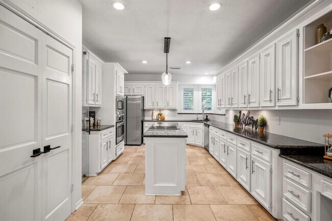 Building Photo - 16814 Windypine Dr