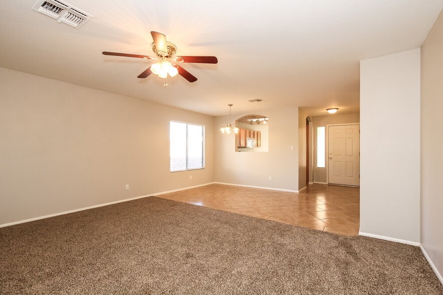 Building Photo - 8818 W Salter Dr