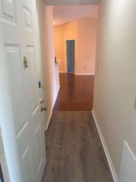Building Photo - 2317 Vicente Ct