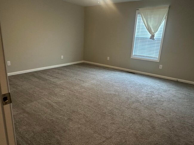 Building Photo - 2040 Dolly Dr