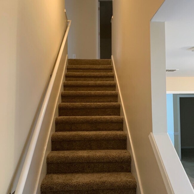 Building Photo - Coming Soon! Nice 3 bedroom house in convenient location