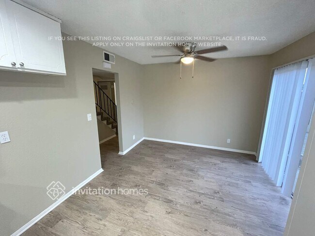 Building Photo - 1217 E Radbard St