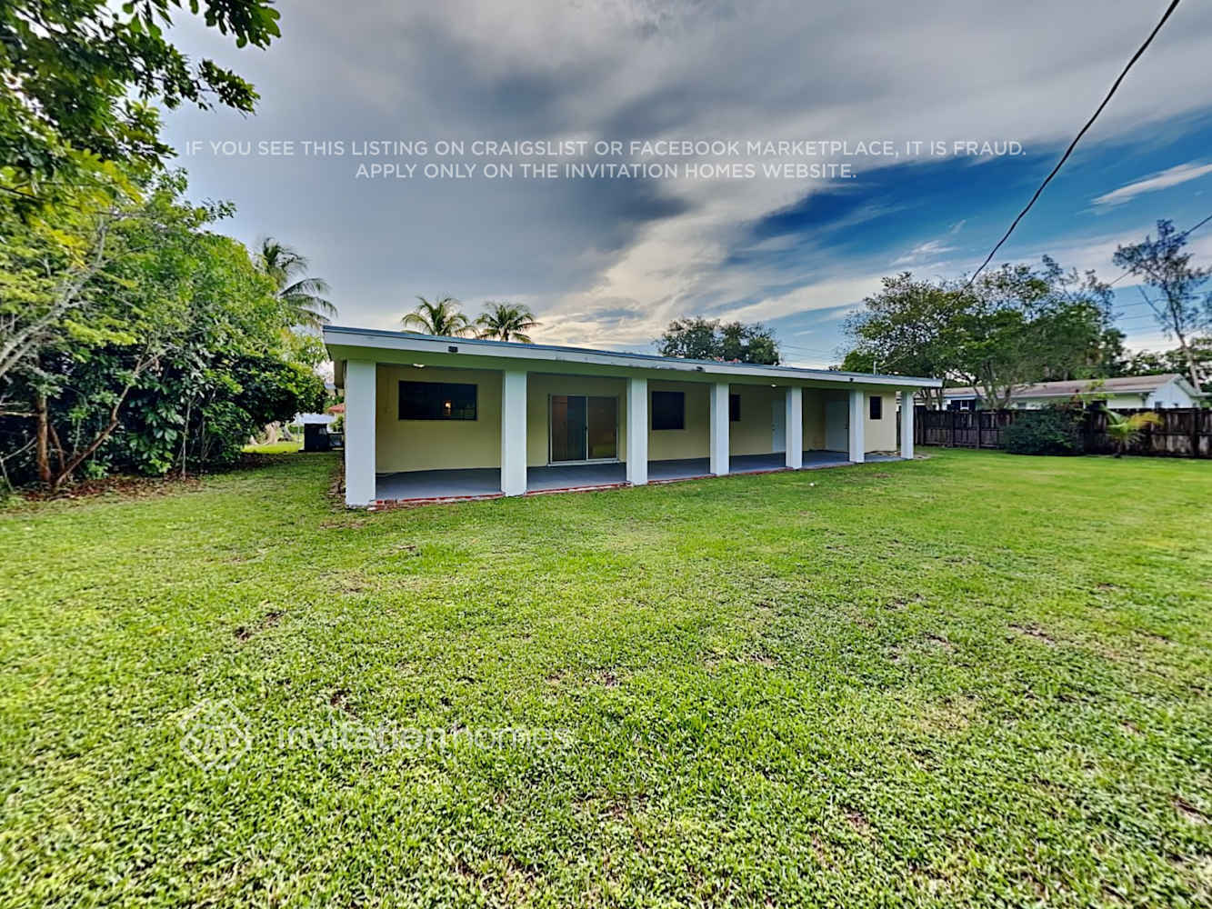 Building Photo - 17421 SW 92nd Ct