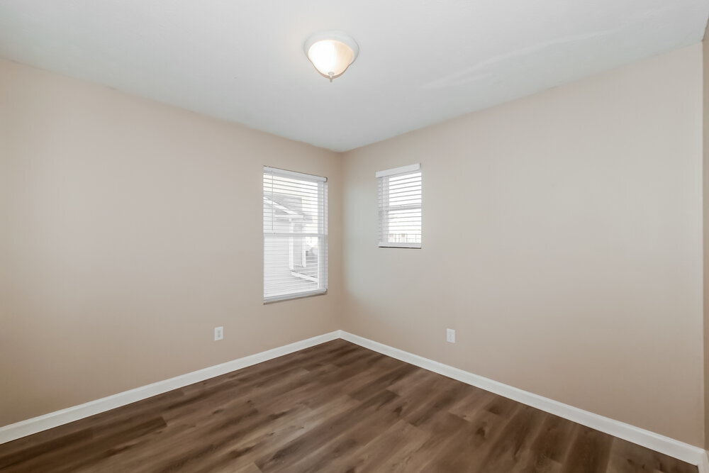 Building Photo - 15559 Old Pond Cir