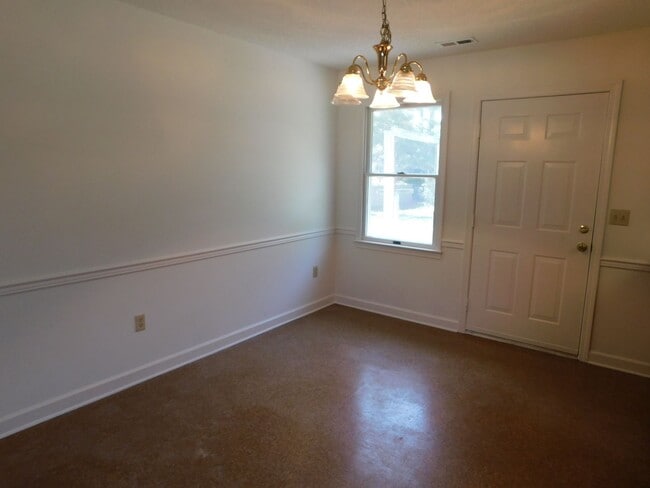 Building Photo - 3 bedroom 2 bath in Mt Hermon Subdivision