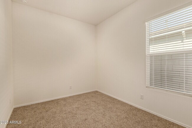 Building Photo - 15612 W Smoketree Dr