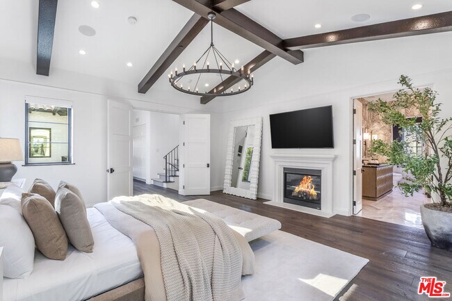 Building Photo - 820 N Vista St