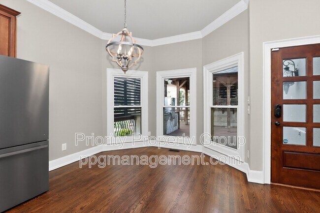 Building Photo - 16205 Riverpointe Dr