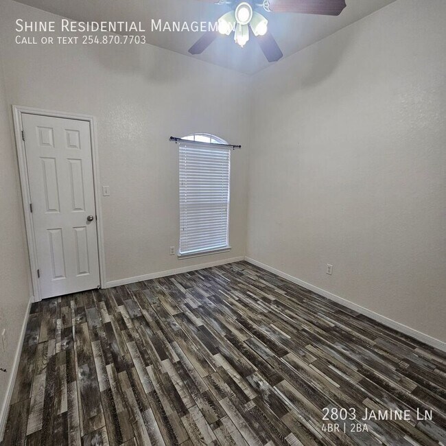 Building Photo - 2803 Jasmine Ln