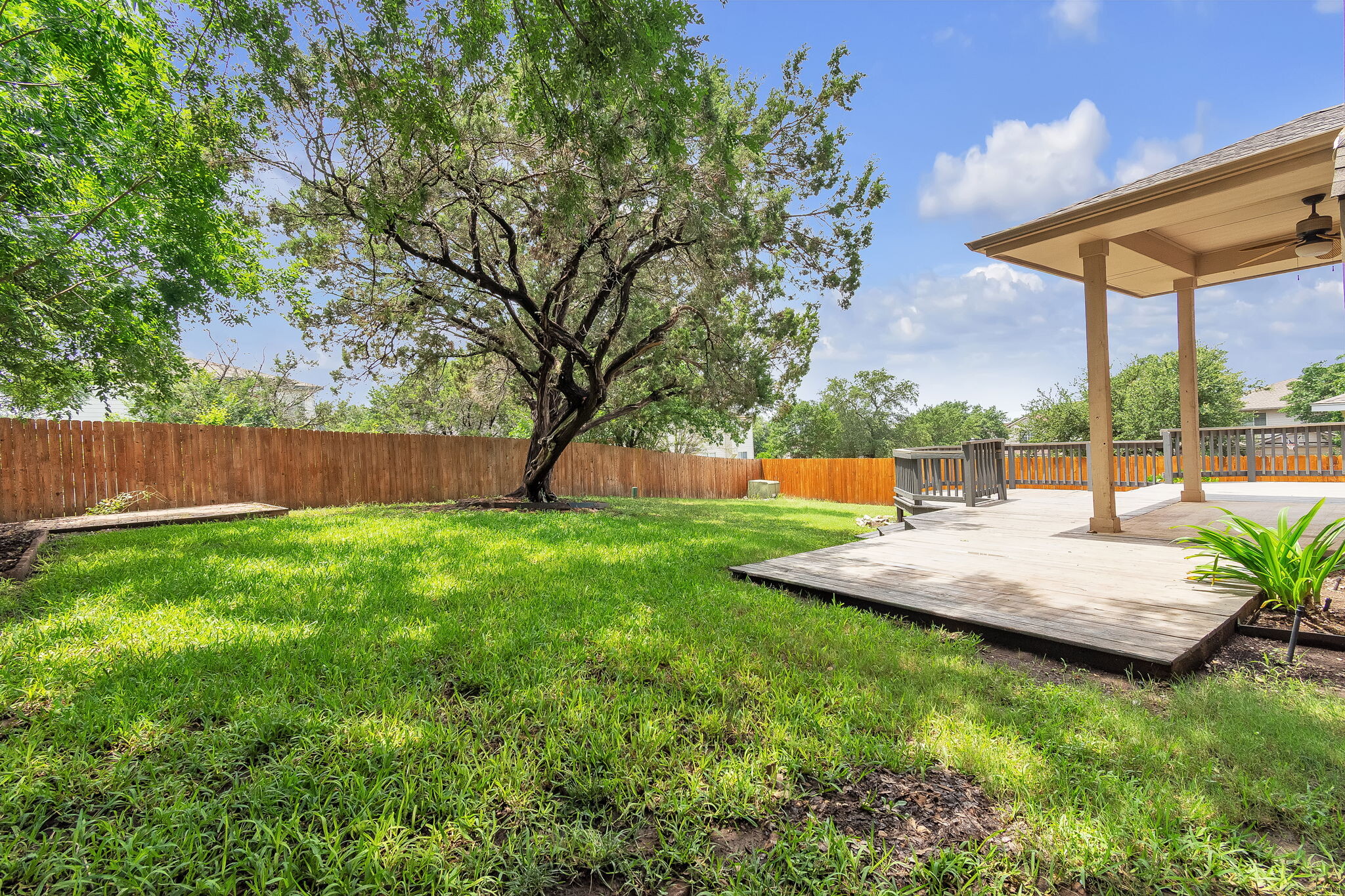 Building Photo - 21539 Encino Lookout