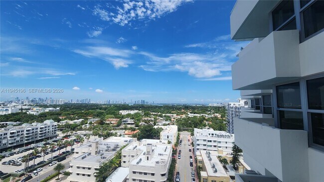 Building Photo - 2899 Collins Ave