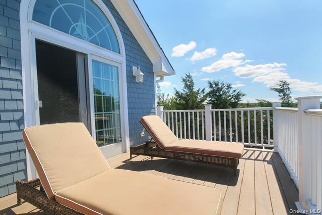 Building Photo - 270 N Sea Dr