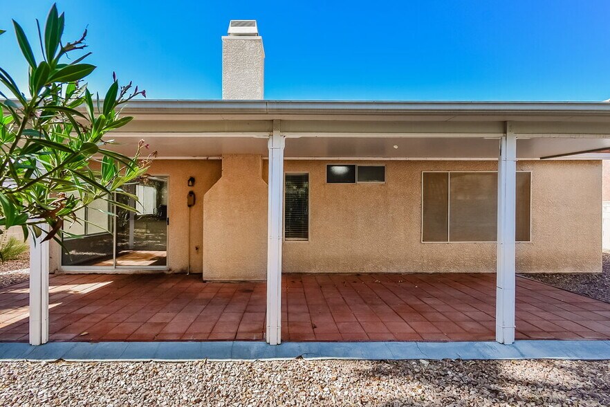 Building Photo - 1621 Running Creek Dr