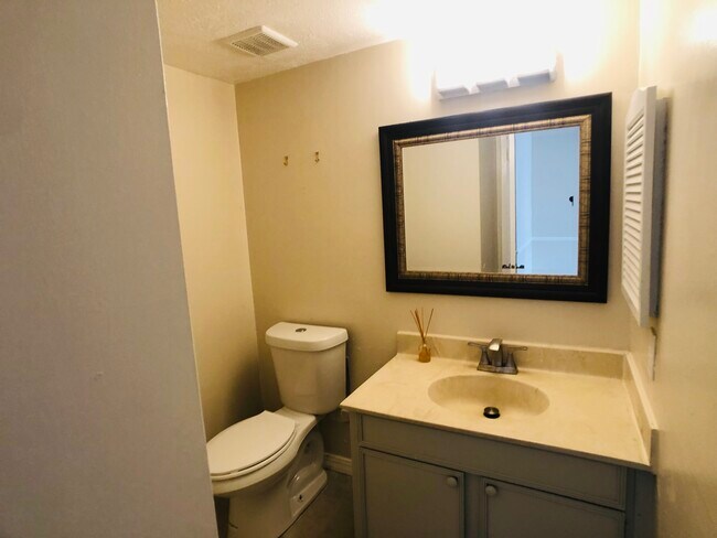 Building Photo - 7009 Chasewood Dr