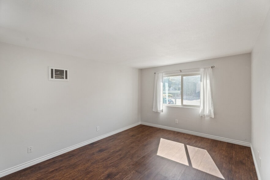 Building Photo - 2909 Cowley Way