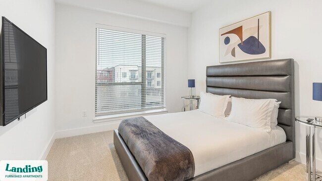 Building Photo - 650 E Sycamore St