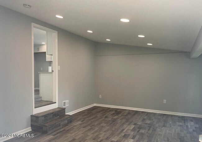Building Photo - 14 Raritan Blvd