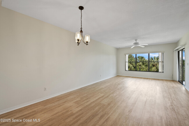 Building Photo - 6165 S Mirror Lake Dr
