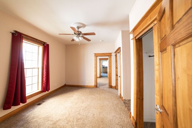 Building Photo - Charming 2Bedroom Apartment in The Nations