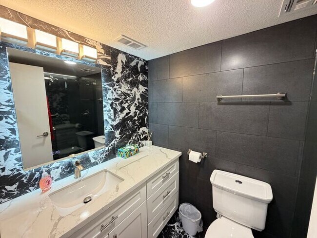 Building Photo - To schedule a viewing, call Wally Fellman at 702-493-9787