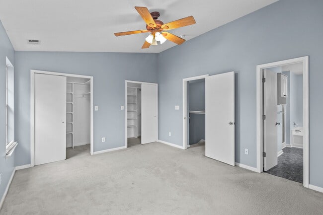 Building Photo - 11 Camellia Ln