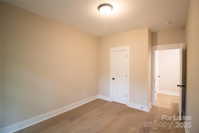 Building Photo - 603 Church St