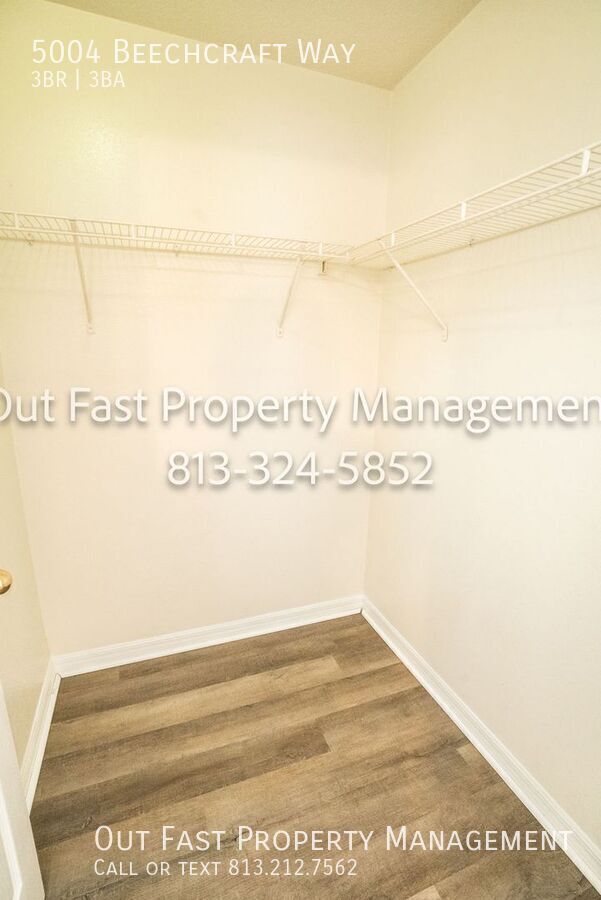 Building Photo - 5004 Beechcraft Way