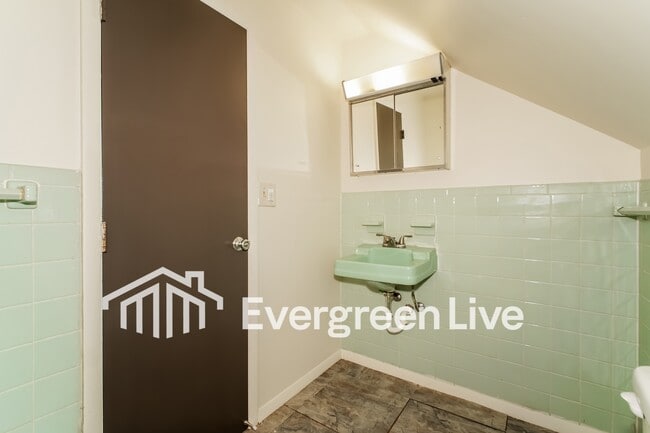 Building Photo - 6319 Taylorsville Rd