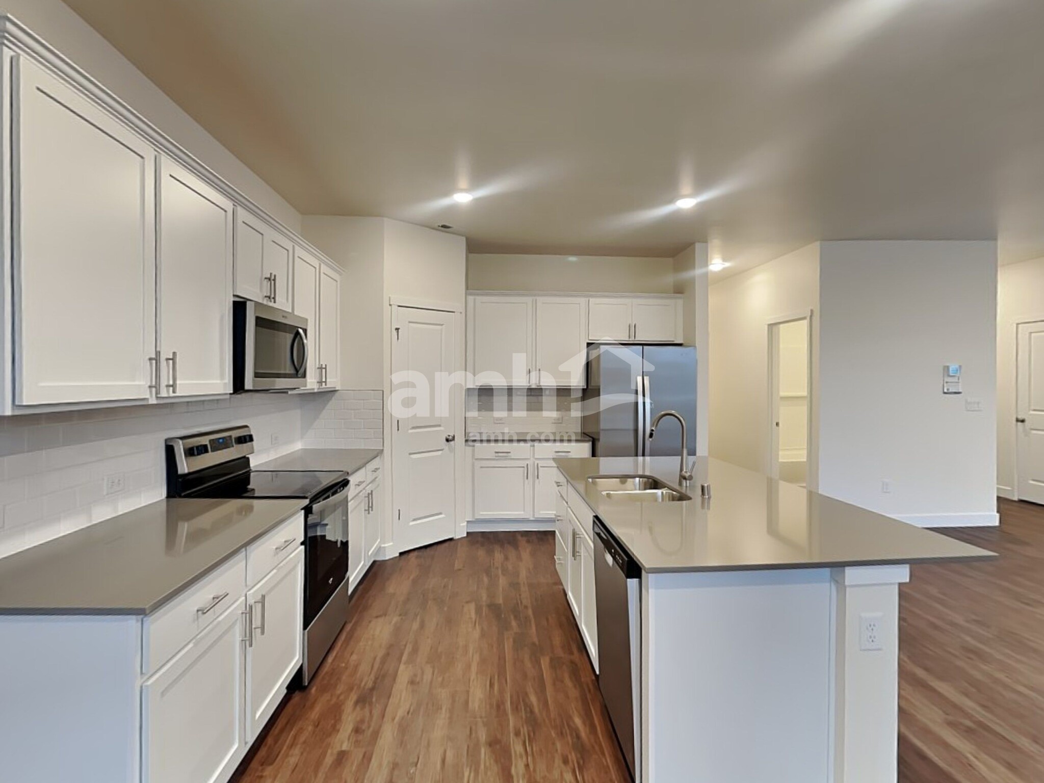 Building Photo - 6525 E Paseo Alga