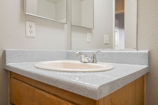 Building Photo - Like-New 2BR/2BA Condo in Gated Manzanita Community – Vaulted Ceilings & Fireplace!