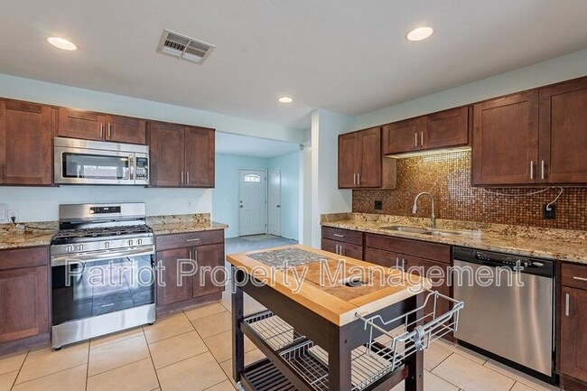 Building Photo - 7531 E McKinley St