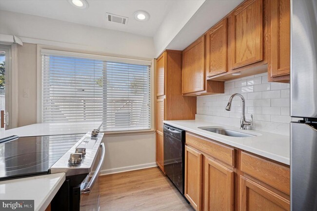 Building Photo - 138 Cheshire Dr