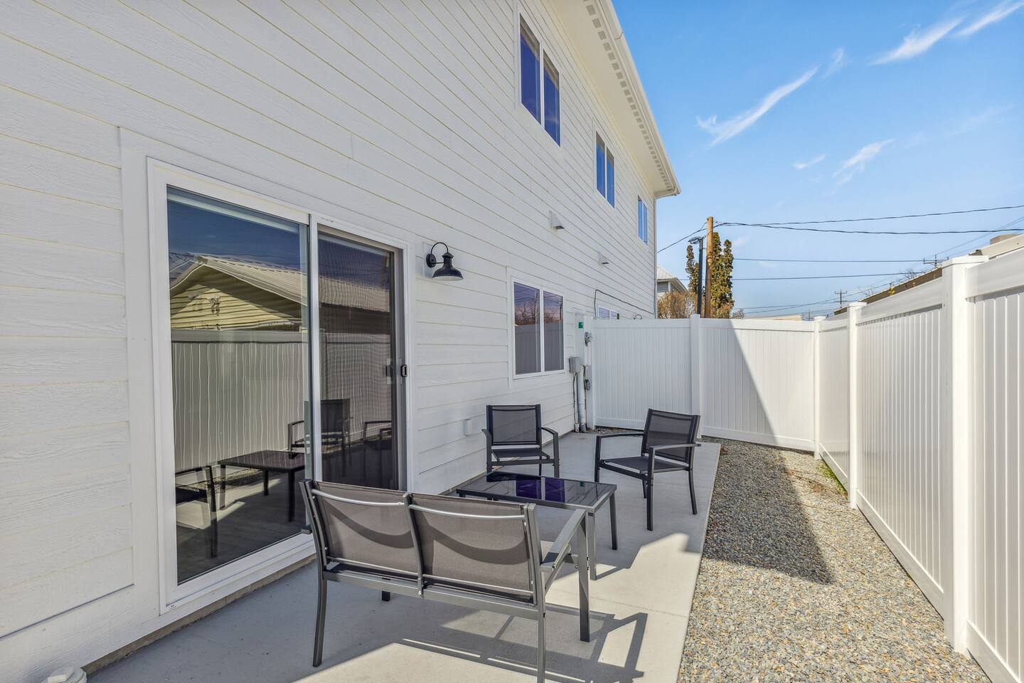 Building Photo - 45 8th Ave W