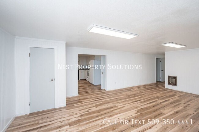 Building Photo - 1221 S Baker St