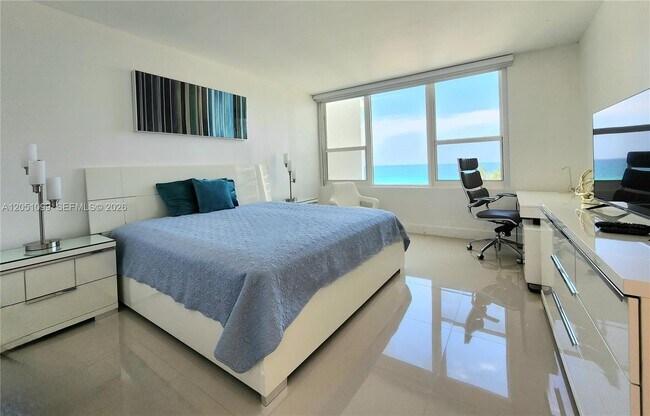 Building Photo - 3505 S Ocean Dr