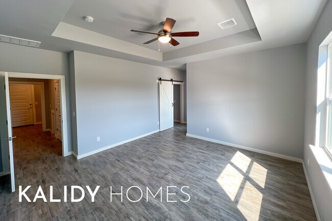 Building Photo - 213 Olde Ml Ct