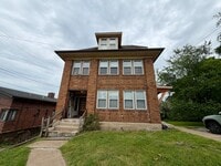 Building Photo - 42 Warren St