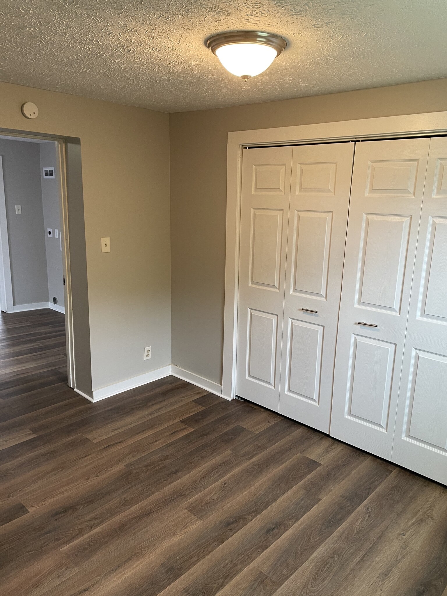 Primary Bedroom - 116 S 1st St