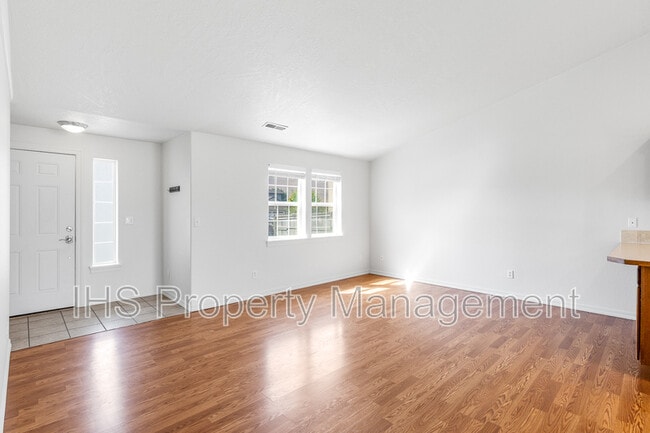 Building Photo - 5204 Desert Dove Loop