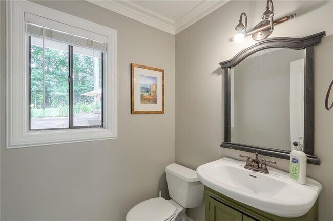 Building Photo - 392 Greenfield Ct