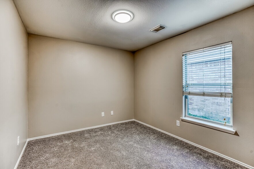 Building Photo - 12114 English Brook Cir