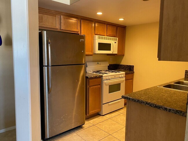Building Photo - One Bedroom Apartment near UCR